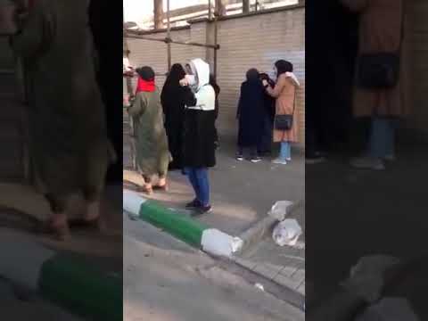 حمله نیروی سرکوبگر انتظامی به بانوان-مقابل ورزشگاه مشهد-۹فروردین
