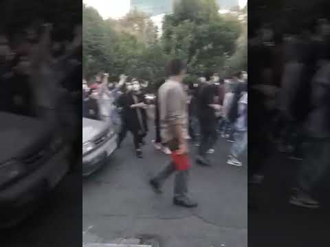 تهران - تظاهرات مردمی با شعار توپ تانک فشفشه آخوند باید گم بشه
