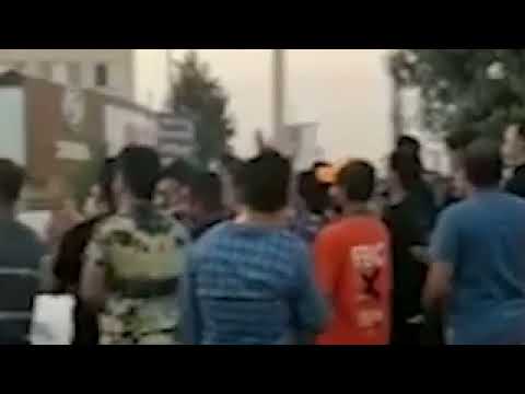 تظاهرات مردم اسلام‌شهر در اعتراض به قطع شدن ۸ساعتهٔ برق با شعار مرگ بر دیکتاتور