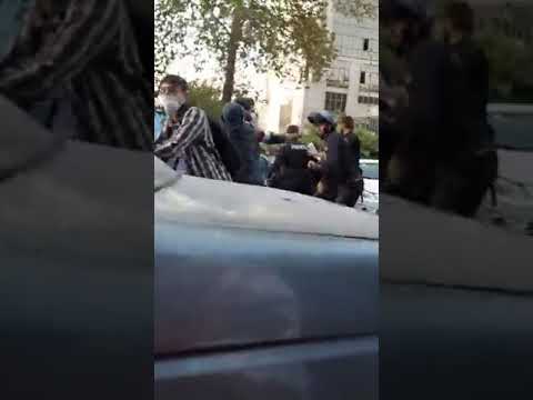 تظاهرات مردمی در تهران و حمله وحوش خامنه‌ای به مردم بی‌دفاع