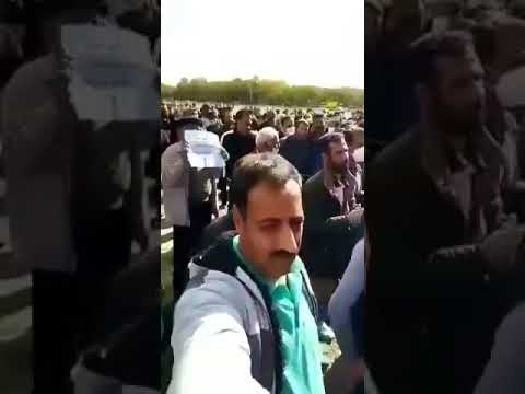 کشاورزان و مردم خشمگین اصفهان در بستر خشک زاینده رود در پایان نُهُمین روز اعتراض