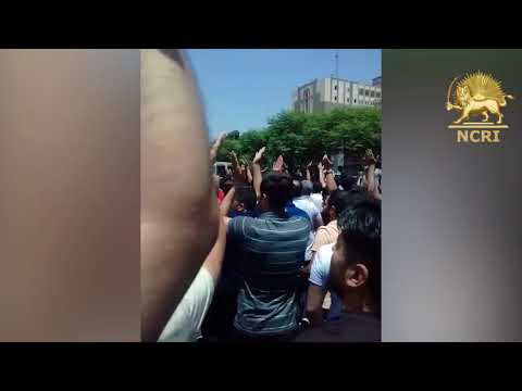 Tehran Bazaar, Protesters chanting &quot; Iranians, enough is enough, show your pride