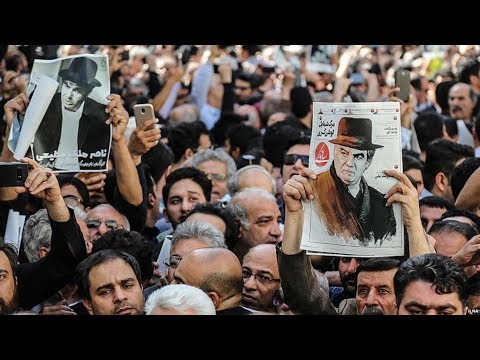 Funeral of a popular Iranian movie star with the slogan &quot;Death to the dictator&quot;