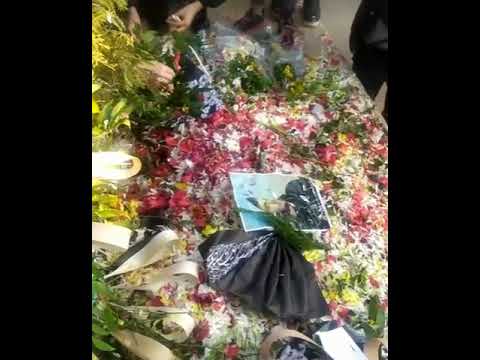 تهران بهشت زهرا - مراسم هفتم شهید قیام حمیدرضا روحی با شعارهای مرگ بر حکومت بچه کش ۳آذر