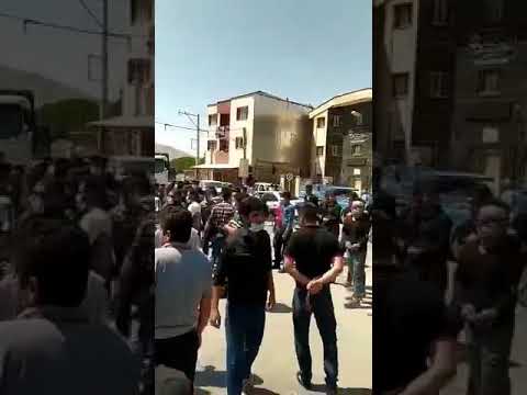 اعتراض مردم به بازداشت حبیب فدایی با شعار برادر زندانی آزاد باید گردد