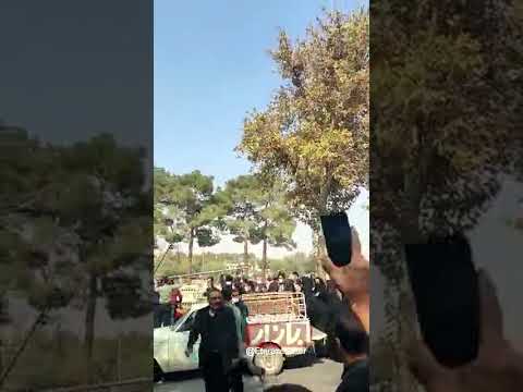 ادامه تجمع اعتراضی کشاورزان خشمگین اصفهان در جلوی شرکت آب منطقه ای