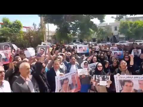 دومین روز تجمع معلمان مریوان در حمایت از معلمان زندانی
