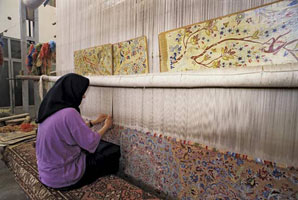 women-carpet-weaver