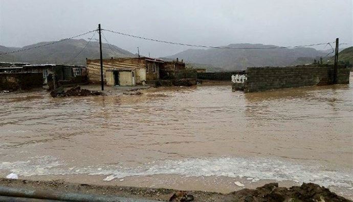 Floods-block-roads-to-54-villages-of-Hormozgan-Province-in-southern-Iran-–-March-2020