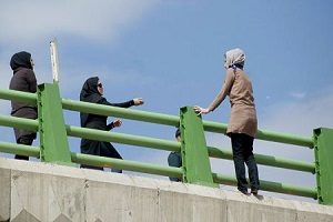 Iran Suicide in public