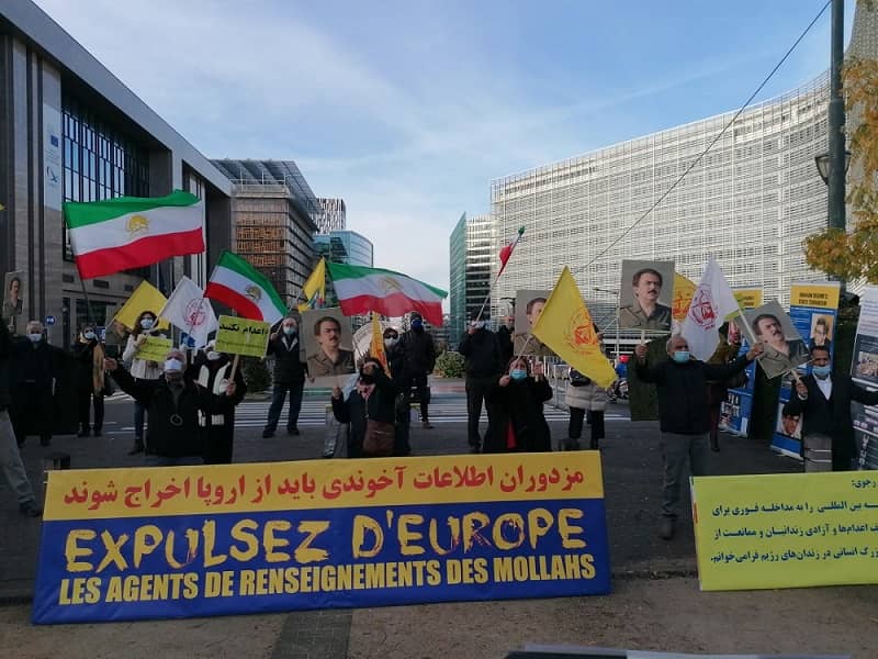 Supporters of the MEK and member of the Iranian diaspora in Brussels hold a rally - December 16, 2020