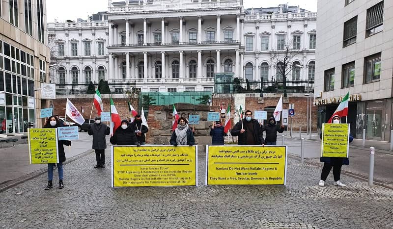 Supporters of the MEK and member of the Iranian diaspora in Vienna hold a rally - December 16, 2020