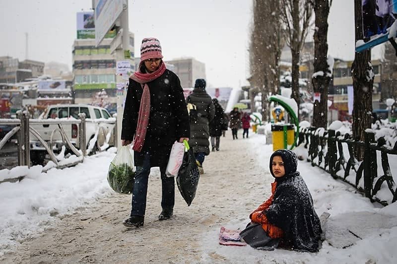 More than 90 percent of Iran’s labor community are in total poverty. The poverty line for a family of four in Iran has reached 100 million rials per month, but most workers earn no more than 30 million rials per month, a third of the minimum they need for living.