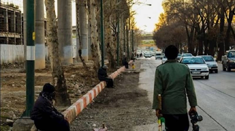 poverty-iran-beggar-on-street