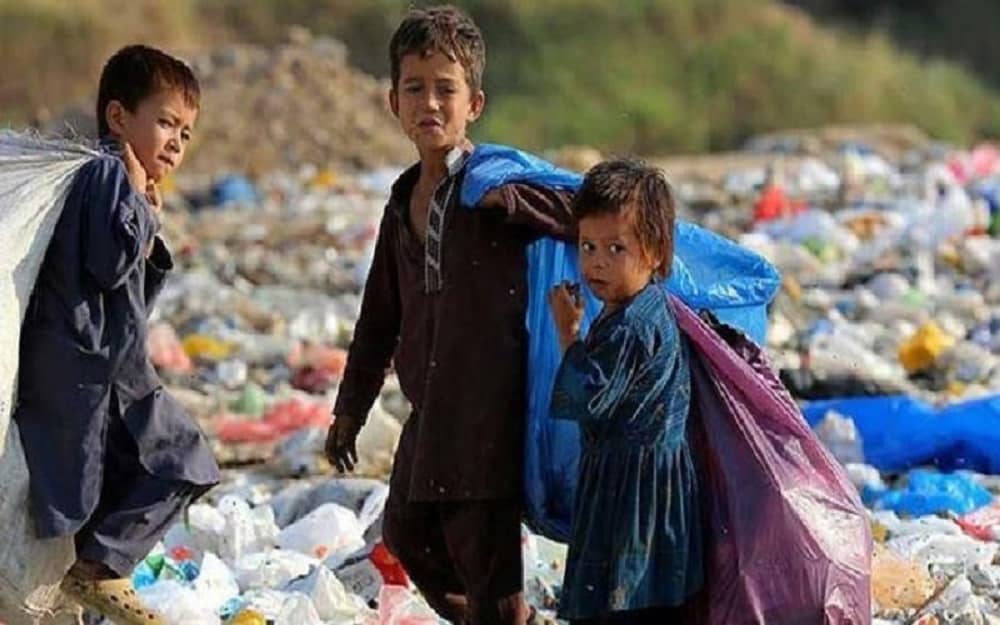 Iran-poverty-children-working