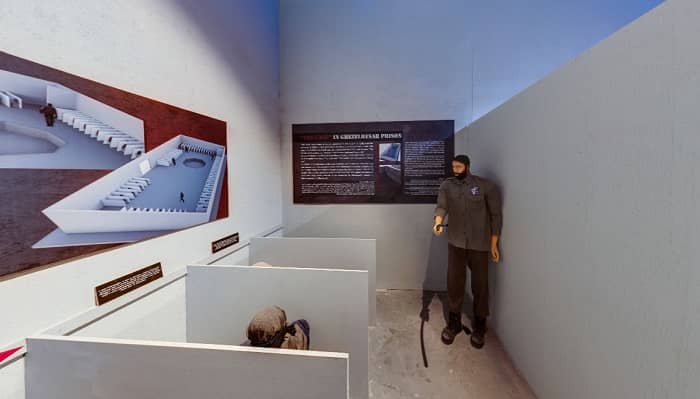 Model-of-the-residential-unit-in-the-Martyrs-Museum-in-Ashraf-3-2