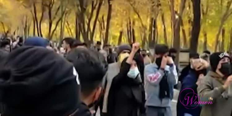 Womens-leading-role-in-Isfahan-protests-20211126-5