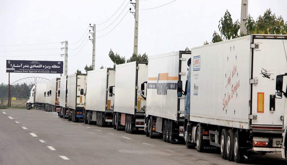 iran-astara-border-trucks-min