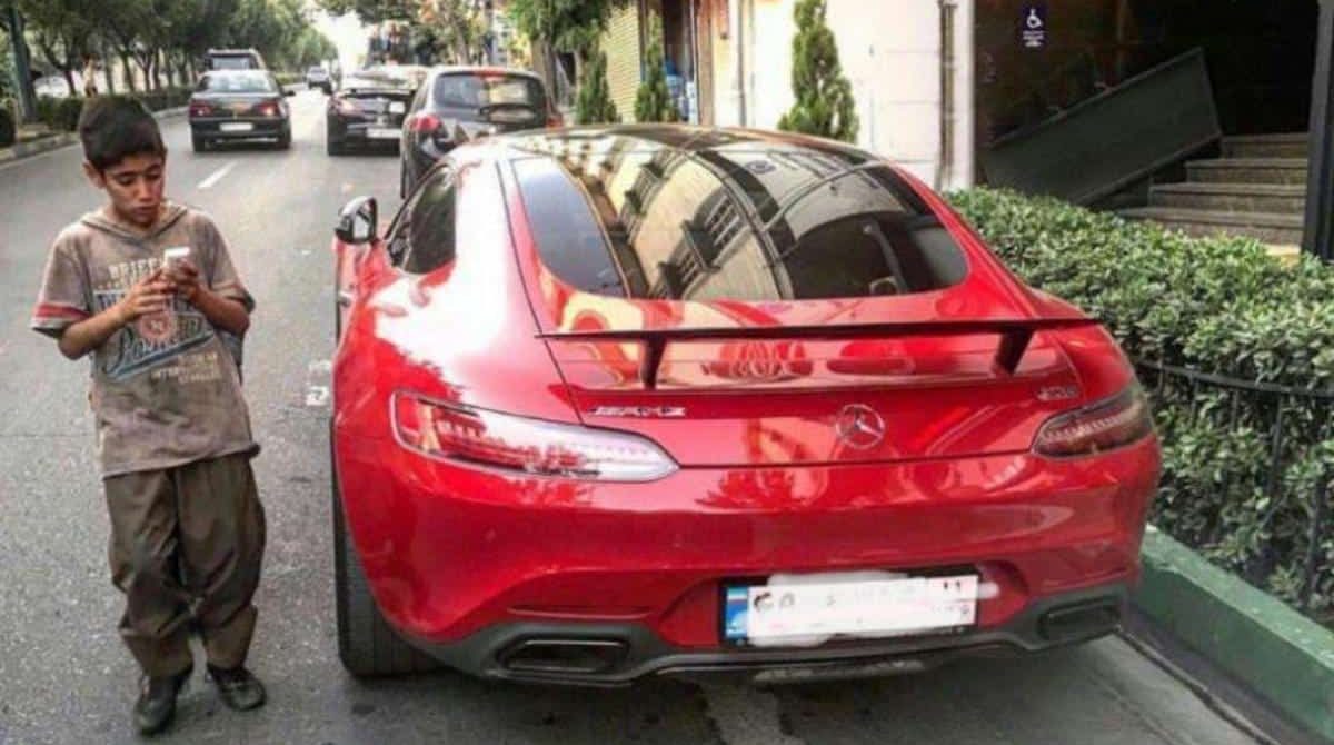 iran-poverty-luxurious-car