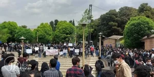 Science-and-Technology-students-in-Tehran-protest