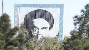 iran-qom-khomeini-statue