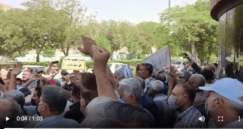 Ahwaz-gathering-of-pensioners