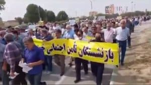 Iranian-pensioners-protesting