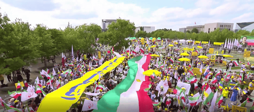 thousands-of-Iranians-gathered-in-Berlin-3-1