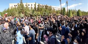 Students-in-Mashhad-chant-in-solidarity-with-Zahedan-min