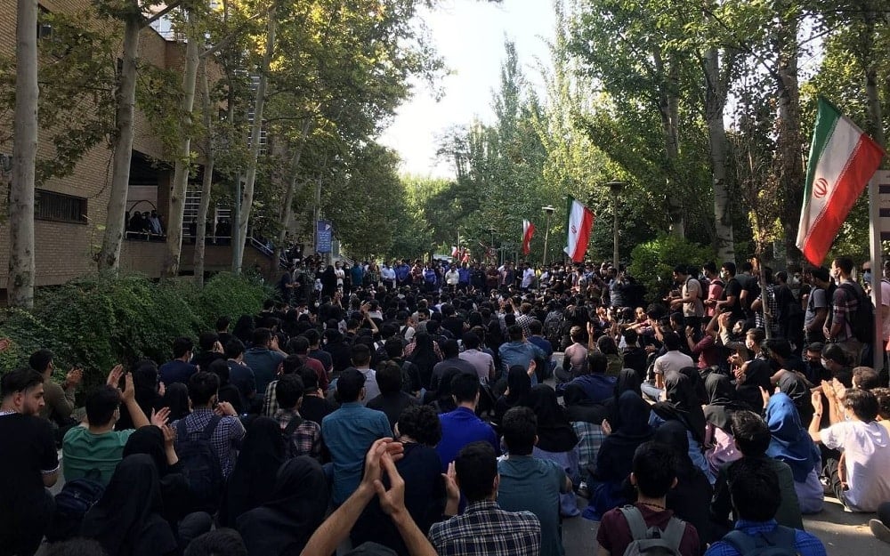 iran-protest-students-university