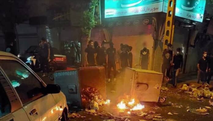 iran-uprising-streets-riots