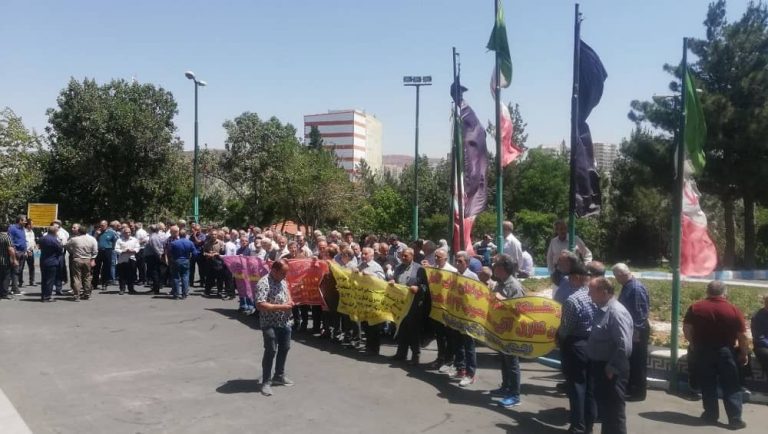 Iran News: Retirees and Workers Take to Streets to Demand Economic Justice