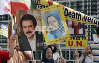Iranian protestors urge sanctions against Iran