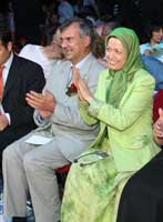 paulo Casaca et Maryam Radjavi, at the gathering of 30.000 Iranians for democracy in Iran with Maryam Rajavi