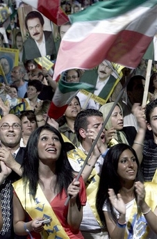 Some 30,000 Iranians attend pro-PMOI gathering 