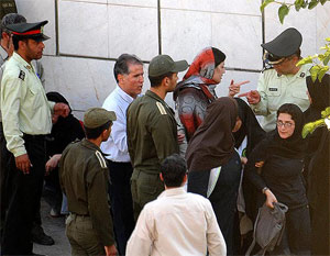 Iran: 76,000 women reprimanded for improper veiling in Tehran