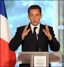 Nicolas Sarkozy warns of Iran's nuclear crisis