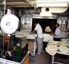 Iran: Seven hundred bakery workers went on strike over low pays in Sanandaj 