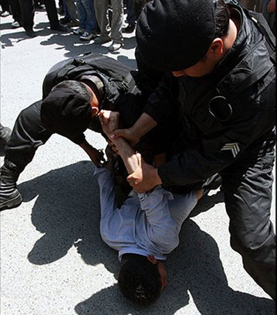May 2009 - The State Security Forces (SSF) in Tehran -- mullahs’ suppressive police -- arrested more than  50young people in raids carried out in various districts in Tehran