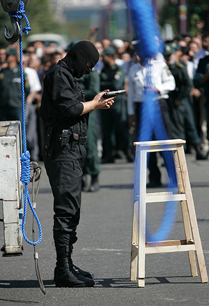 Iranian regime's henchman getting ready for public execution - file photo