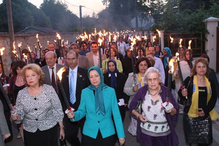 President-elect of the National Council of Resistance of Iran, Mrs. Maryam Rajavi, On Sunday, 16 August 2009, participates in A gathering on the second day of “International Solidarity with the Women of Ashraf and Women of the Uprising,” at the NCRI headquarters in Auvers-Sur-Oise near Paris.