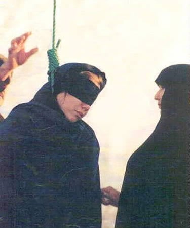 Hanging a women prisoner in Iran
