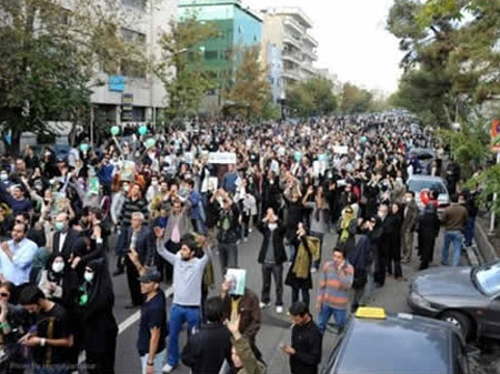 On November 4, 2009, cities across the country were the scene of anti-regime demonstrations and clashes with suppressive forces. 