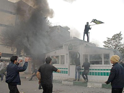 Protestors take over a police station in Tehran, December 27, 2009