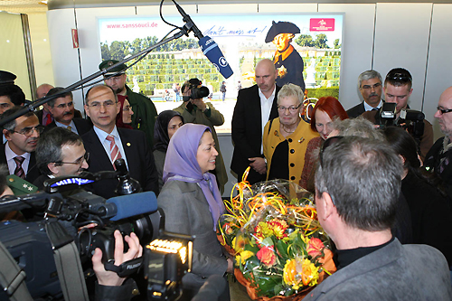 Maryam Rajavi arrives in Berlin