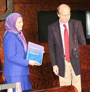 A book containing the signatures of the lawmakers was presented to Mrs. Rajavi by Mr. Kimmo Sasi, the Chairman of the Finnish Parliament's Constitutional Law Committee. 
