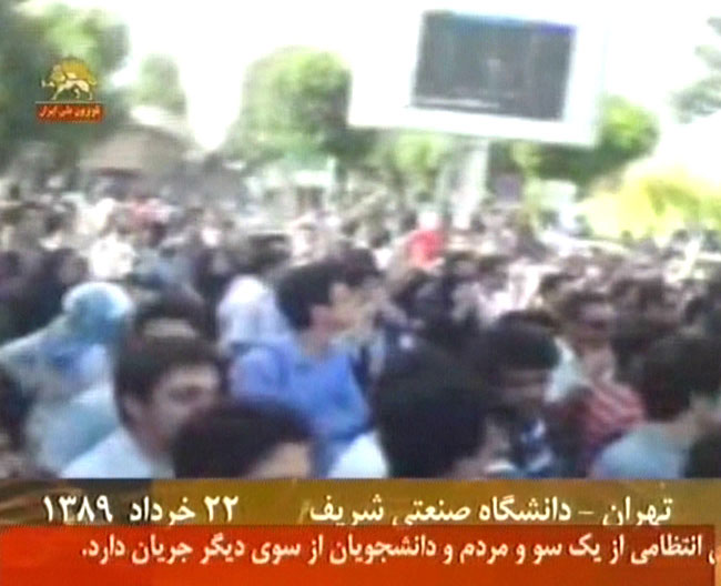 As protests persist, security and demonstrators clash in Iran