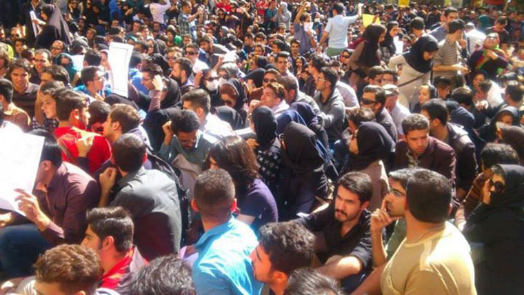 iran-acid-attack-protest-20142210-8