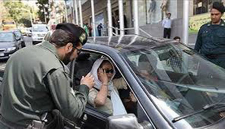 Iran: Police stops women for "not being properly dressed"