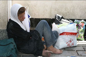 iran-homeless-women